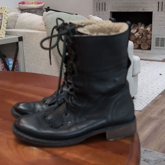Ugg Jenna Kiltie Black Leather Shearling Lace up Combat Riding Boots Sz 7 - Picture 2 of 13